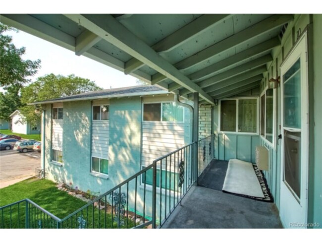 Building Photo - Charming 2-BedroomHome in Green Gables Com...