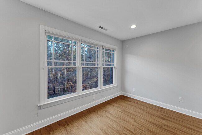 Building Photo - 317 Charleston Ln