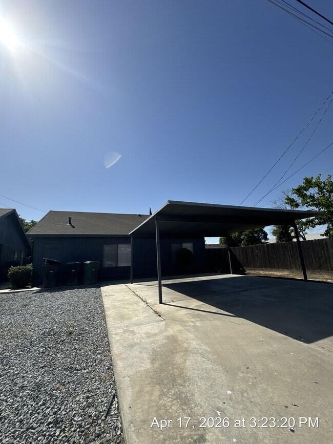 Building Photo - 3103