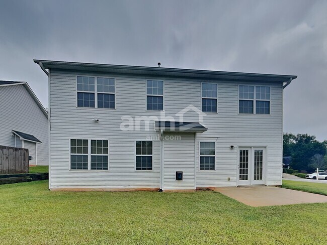 Building Photo - 203 Fledgling Way