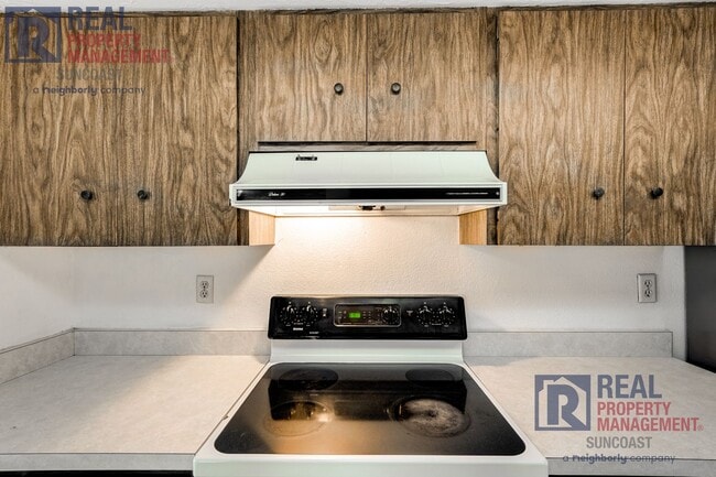 Building Photo - 1370 Palmwood Dr