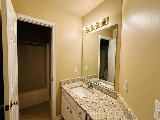 Building Photo - 9452 Willow Tree Ln