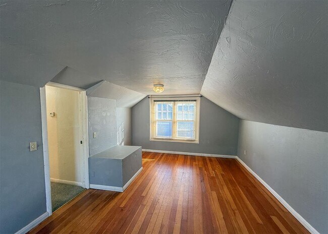 Building Photo - 2341 NW 37th St