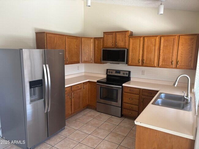 Building Photo - 4661 W Whitten St