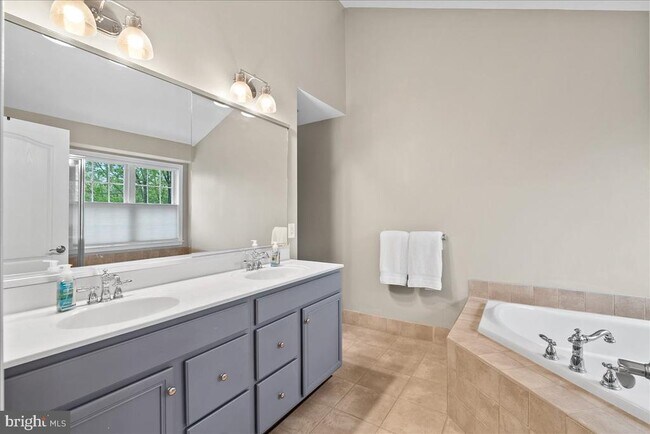 Building Photo - 5502 Arrowfield Terrace