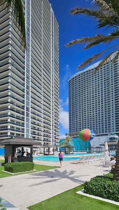 Building Photo - 1830 S Ocean Dr