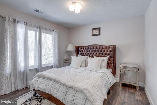 Building Photo - 5704 Wood Duck Ct