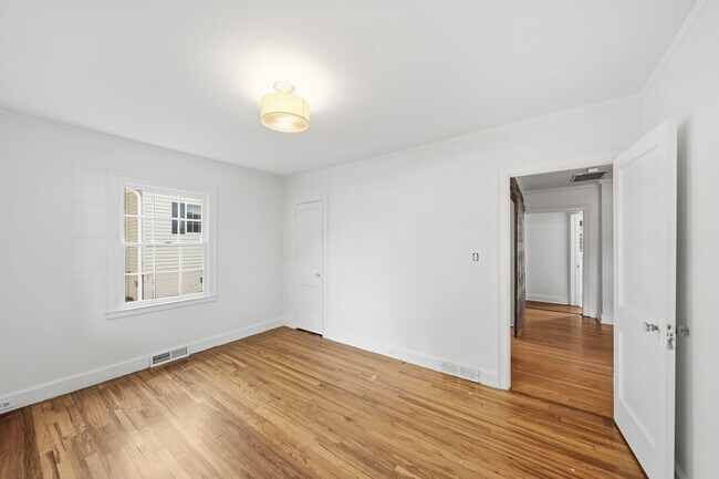 Building Photo - 1424 Lyon Ct