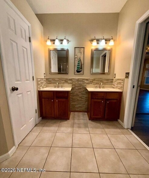 Building Photo - 6340 Lake Plantation Dr