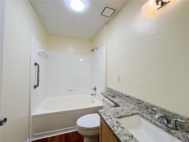 Building Photo - 233 Bentley Pl