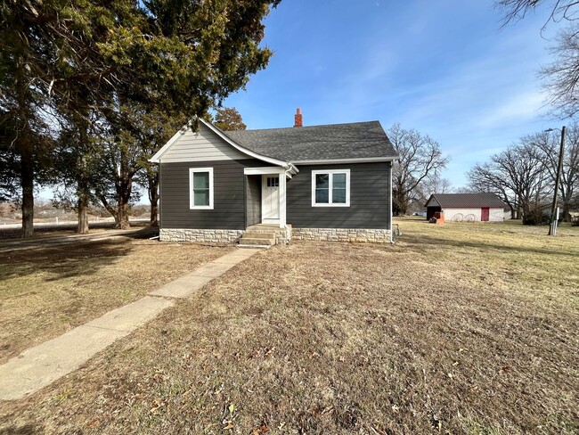 Primary Photo - 3 Bed | 1 Bath | House | 2.5 Acres