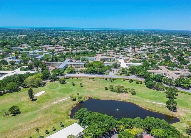 Building Photo - 2404 Florentine Way