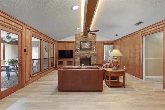 Building Photo - 2403 Blue Cypress Dr