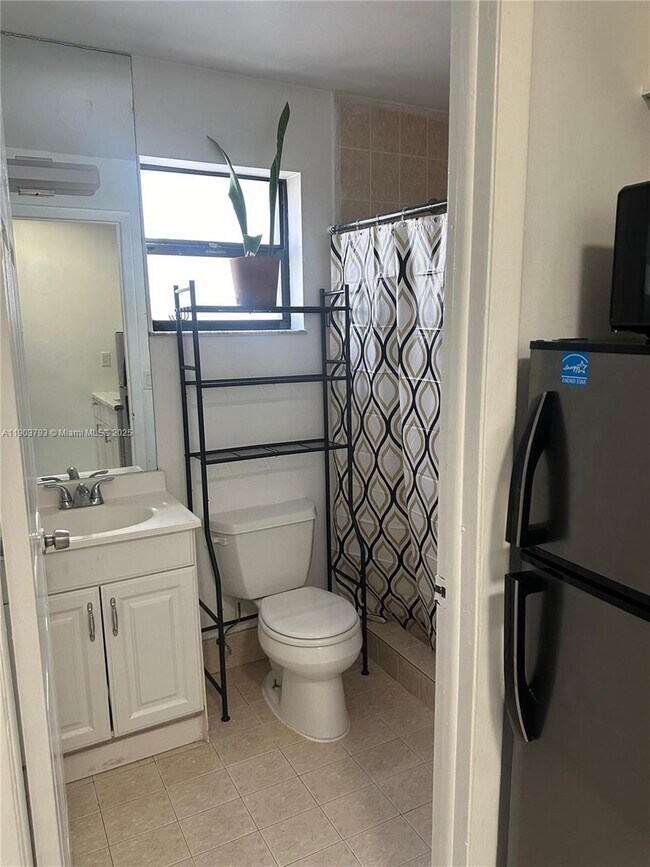 Building Photo - 6054 SW 133rd Pl