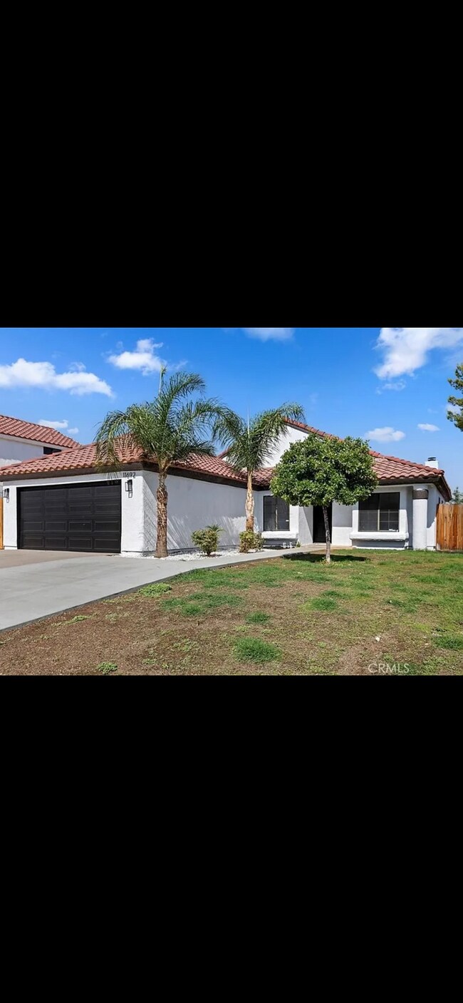 Building Photo - 11692 Hummingbird Pl