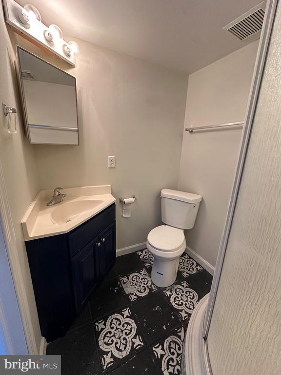 Building Photo - 650 Corsica Ave