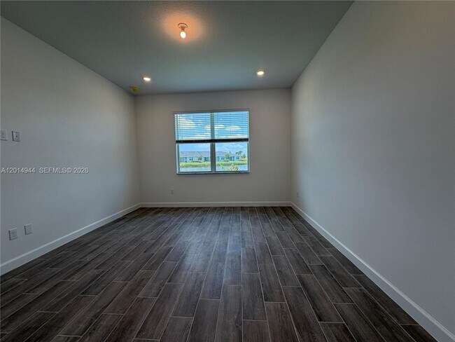 Building Photo - 3747 Harborside Ave