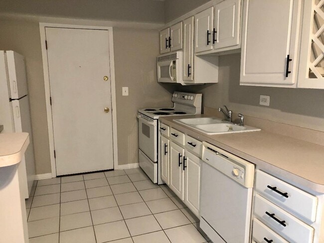 Building Photo - 11620 Blackhawk Ct