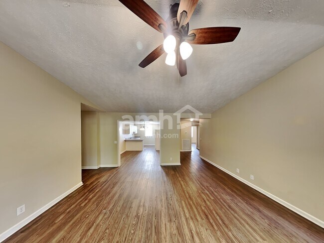 Building Photo - 166 Bradford Cir