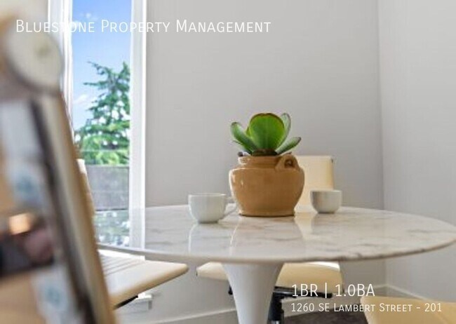 Building Photo - 1260 SE Lambert St