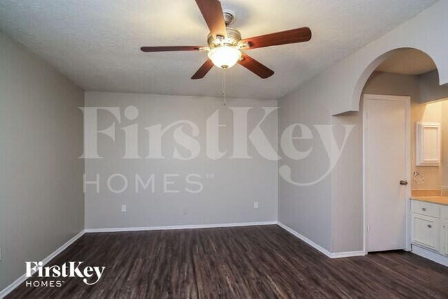 Building Photo - 5518 Birchgate Dr