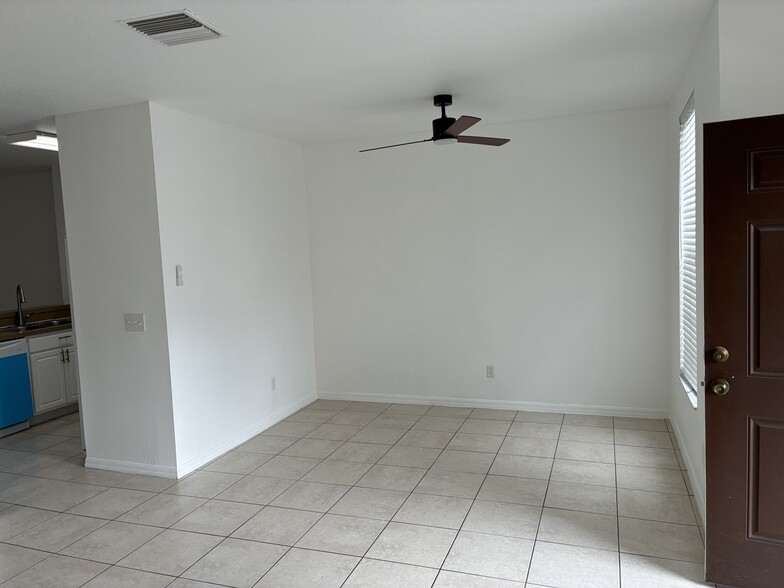 Building Photo - 1243 Charlesworth Dr