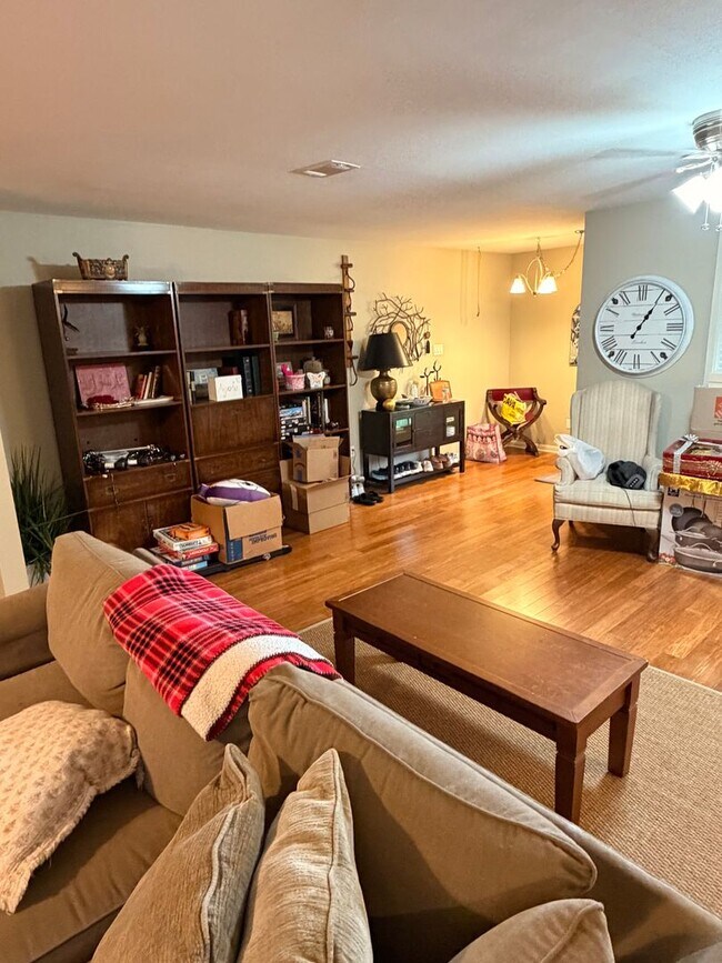 Building Photo - Spacious 3BD/2BA Single Family Home in Metairie.