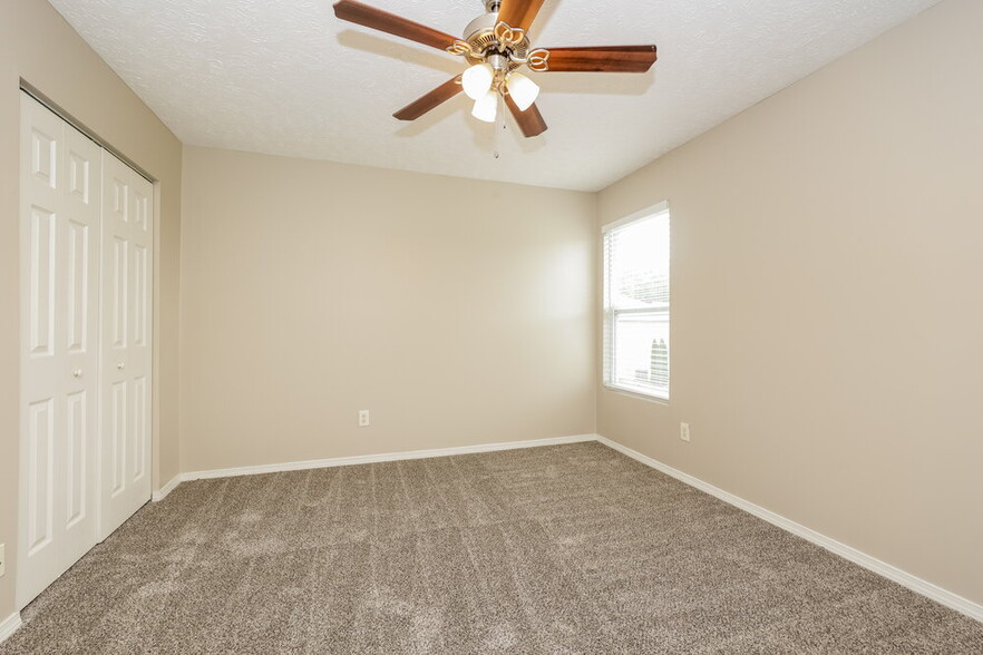 Building Photo - 5576 Dory Dr