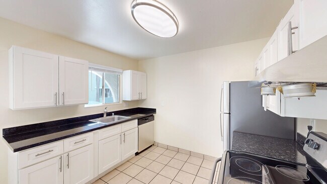 Building Photo - 18163 Happy Ln