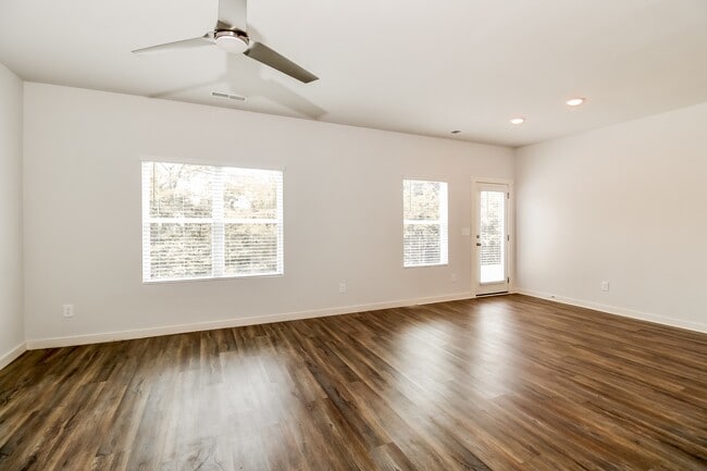 Building Photo - 5545 Cathwick Dr