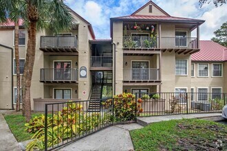 Building Photo - Newly Renovated Ground Floor Condo in Gate...