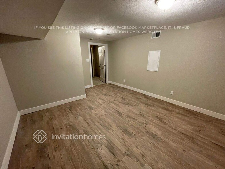 Building Photo - 3289 S Espana Cir