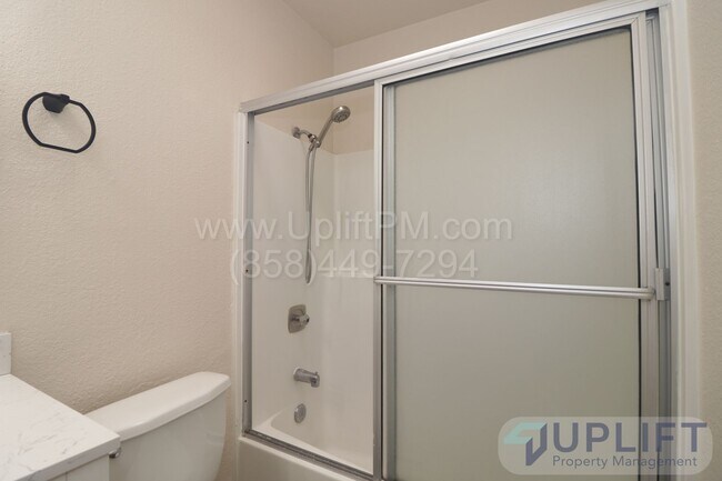 Building Photo - 2-bedroom, 2-bathroom home in a gated comm...