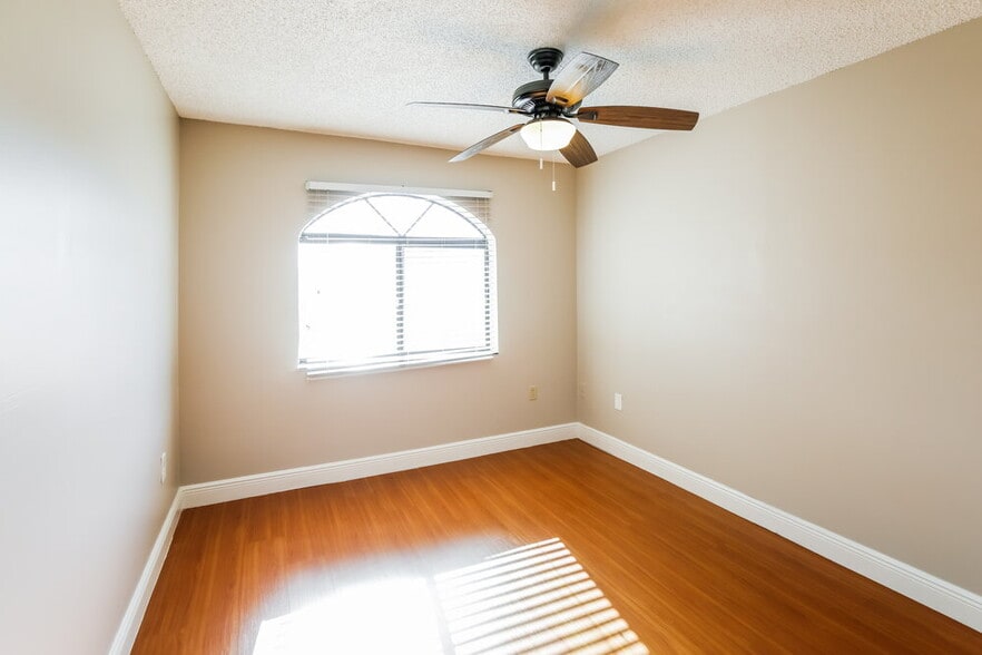 Building Photo - 10445 SW 158th Pl