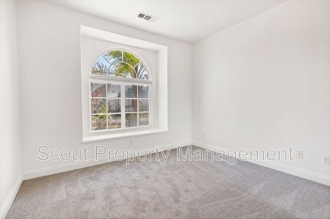 Building Photo - 41829 St Thomas Ct