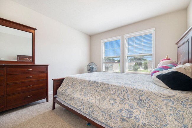 Building Photo - 7280 Hopkinton Dr