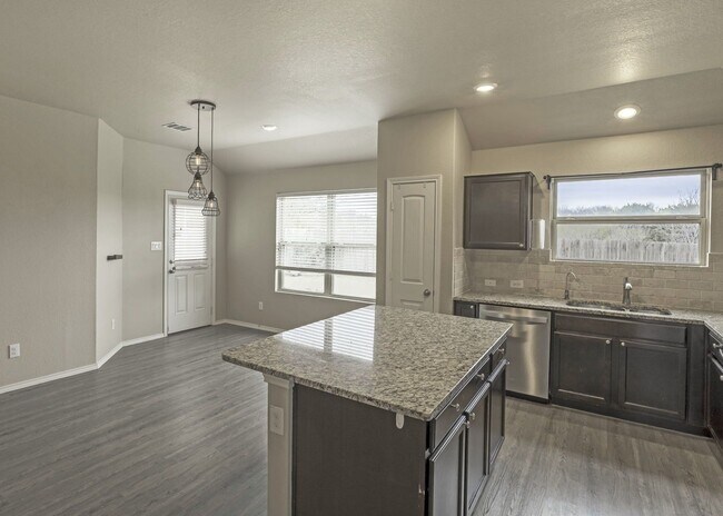 Building Photo - Beautiful 3 Bedroom Home in Voss Farms—Open Floor Plan & Great Outdoor Space!