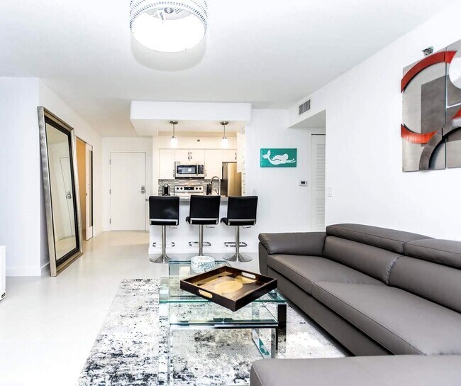 Building Photo - 19655 E Country Club Dr