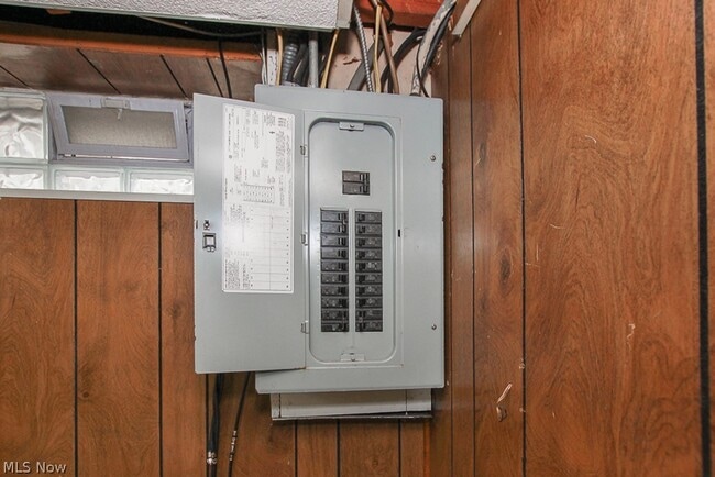 Building Photo - 15305 Rockside Rd