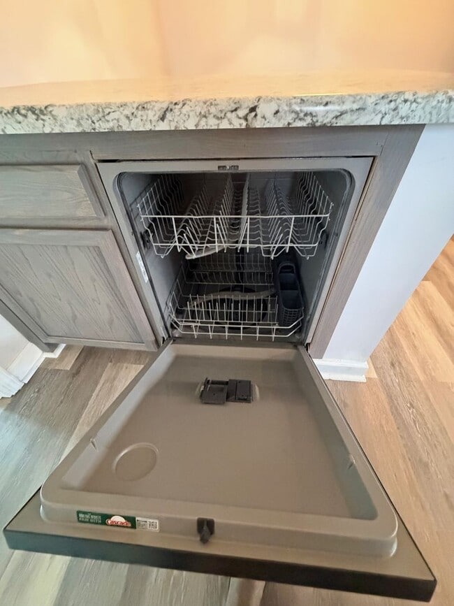 Building Photo - 1318 Lincoln Ave