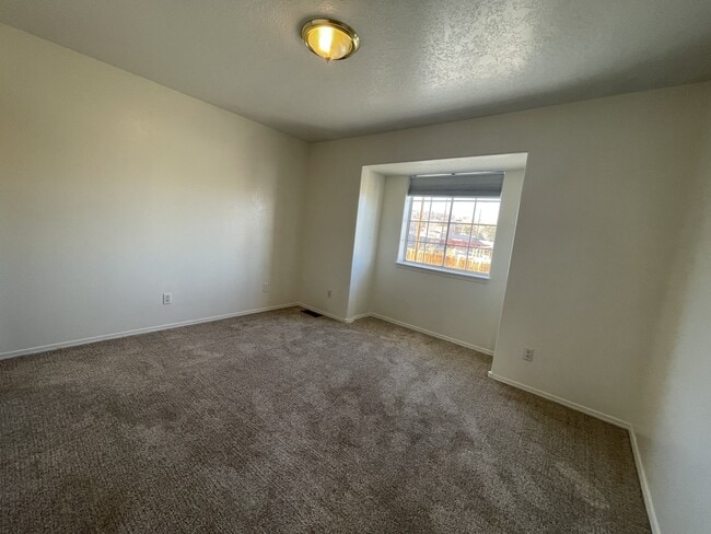 Building Photo - 10538 Olympic St NW