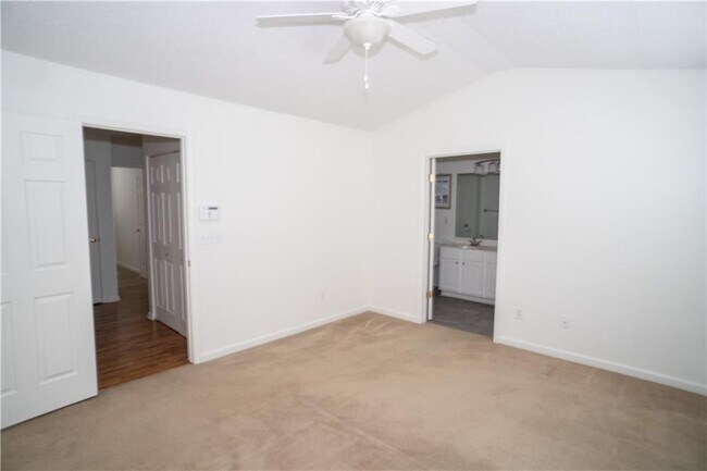 Building Photo - 9155 Nesbit Ferry Rd