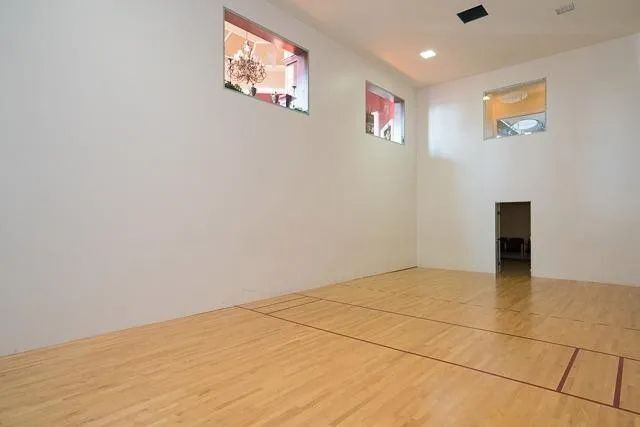 Building Photo - 1622 Commodore Cir