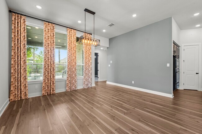 Building Photo - 17151 Sandstone St