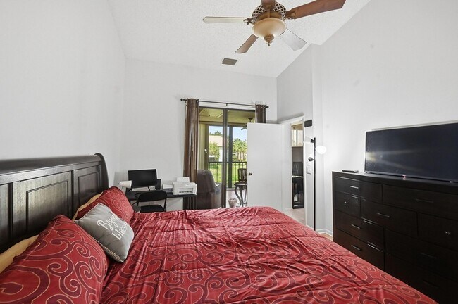 Building Photo - 5395 Firenze Dr