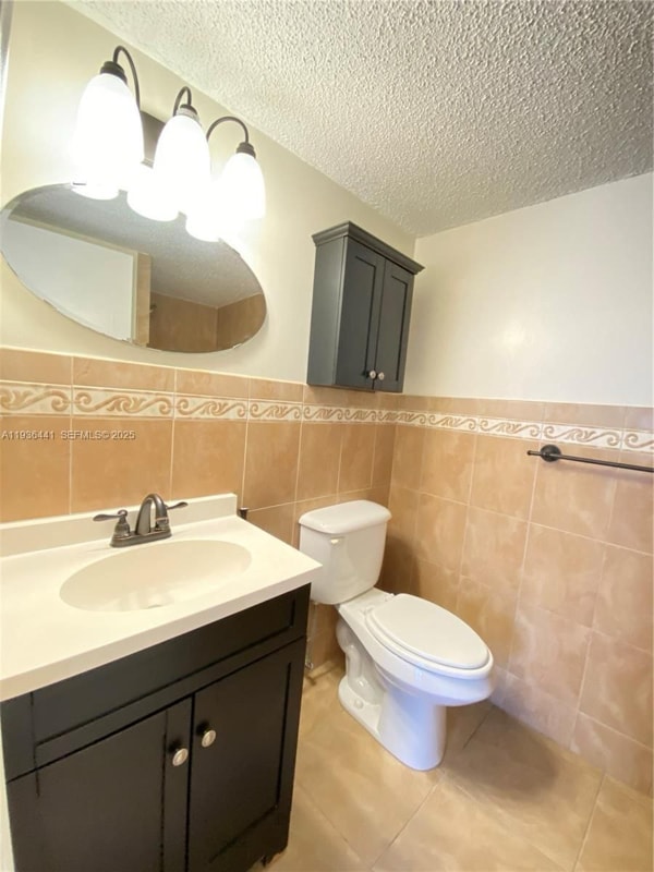 Building Photo - 17051 NE 35th Ave