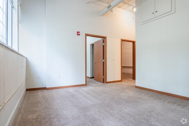 2BR, 1BA - 815SF - Living Room - Elementary School Apartments