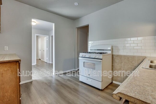 Building Photo - 1005 SW 63rd St