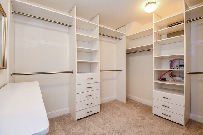 Building Photo - 8622 Cedar Plains Ln