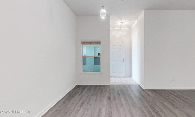 Building Photo - 7060 Deer Lodge Cir